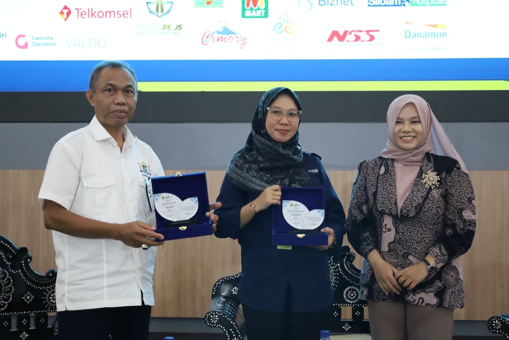 Pusat Pasar Kerja Dukung Job Fair Universitas Mataram 2025