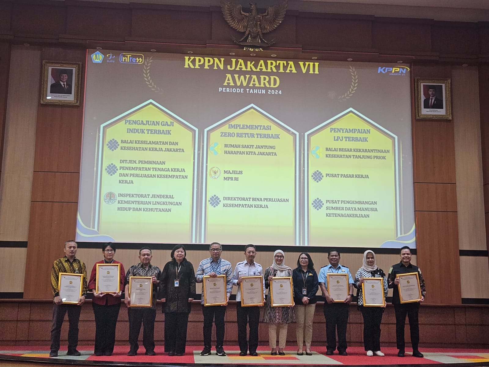Pusat Pasar Kerja Raih Penghargaan Laporan Pertanggungjawaban Keuangan Terbaik II pada KPPN Jakarta VII Award Periode 2024